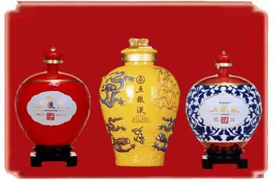 泸水市烟酒回收五粮液各种摆件.jpg